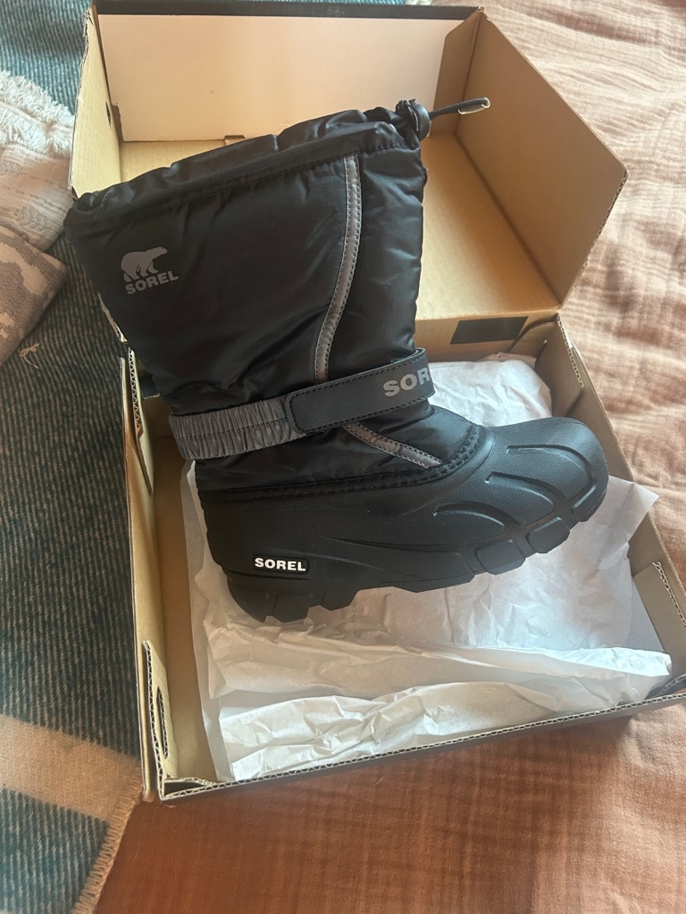 BNIB NWT Sorel Youth Flurry boot